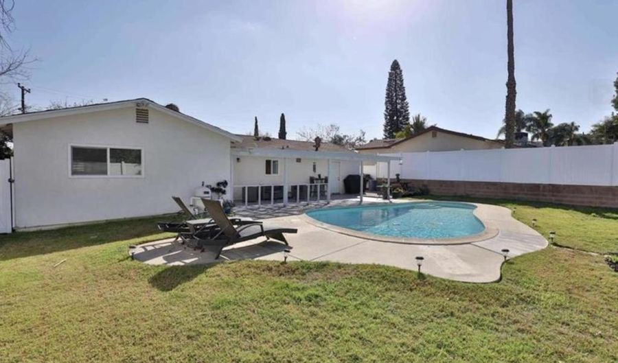 8828 Jaylee Ave, Spring Valley, CA 91977 - 3 Beds, 1 Bath