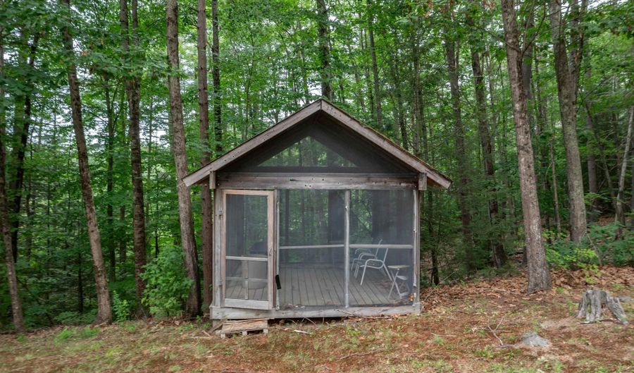 68 Merrimack Rd, Amherst, NH 03031 - 3 Beds, 2 Bath