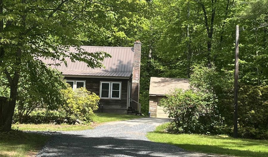 94 Nichols Ln, Charlestown, NH 03603 - 3 Beds, 1 Bath