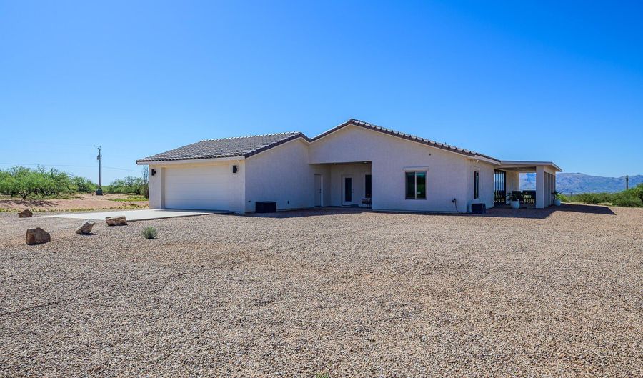 251 N Wildcat Pl, Benson, AZ 85602 - 3 Beds, 2 Bath