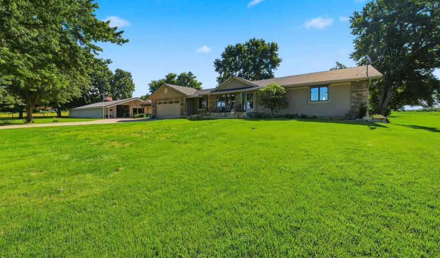 1465 NE 88th St, Altoona, IA 50009 - 3 Beds, 2 Bath
