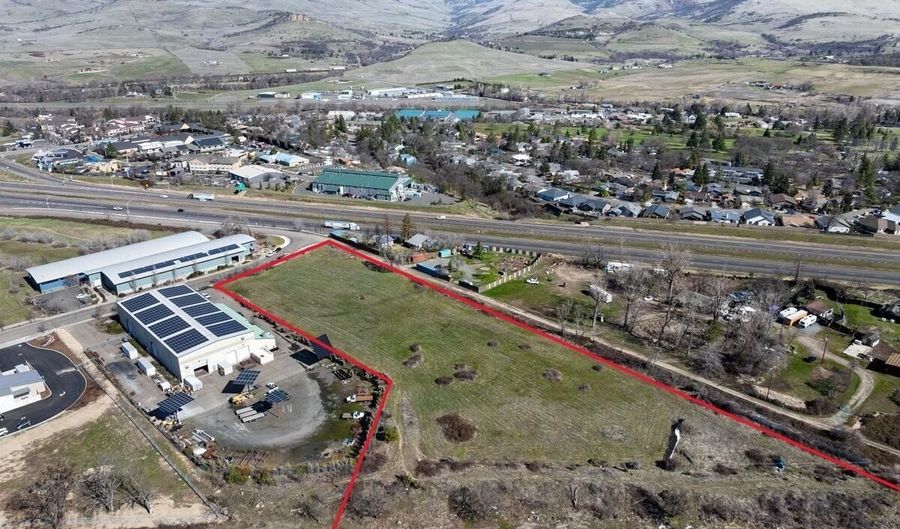 799 E Jefferson Ave, Ashland, OR 97520 - 0 Beds, 0 Bath