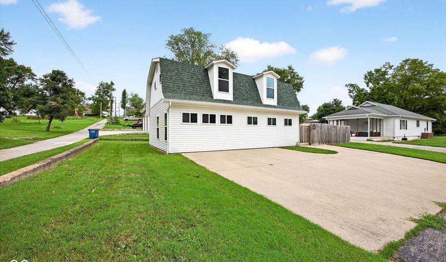 901 25th St, Bedford, IN 47421 - 3 Beds, 4 Bath