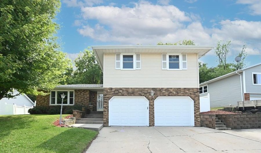 508 Rosemary Ln, Anamosa, IA 52205 - 3 Beds, 3 Bath