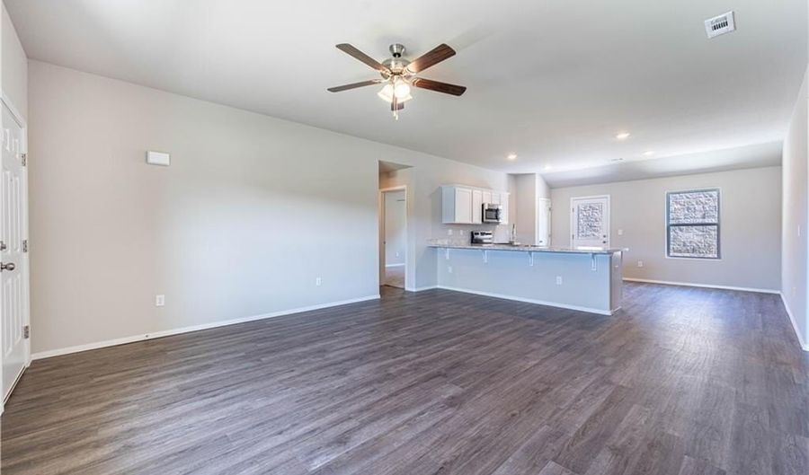 7204 SW Chestnut Hill Rd, Bentonville, AR 72713 - 3 Beds, 2 Bath