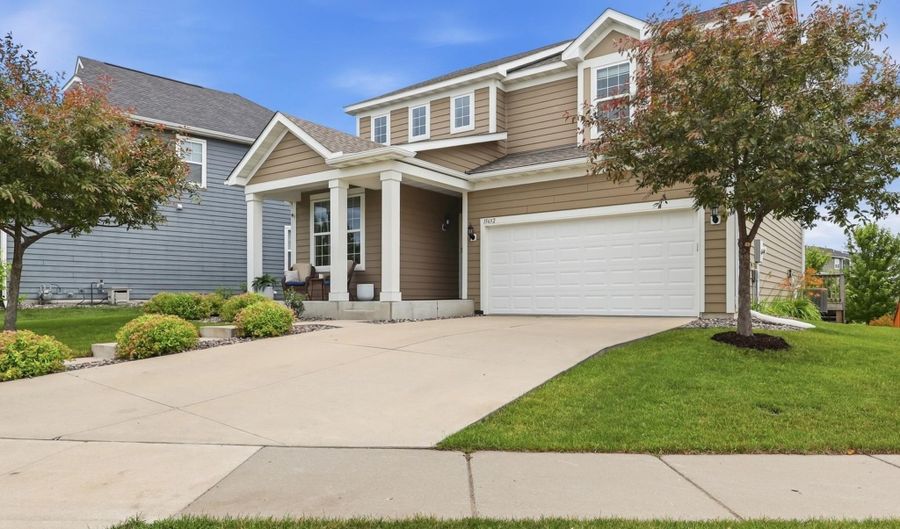 15652 Eddy Creek Way, Apple Valley, MN 55124 - 4 Beds, 4 Bath