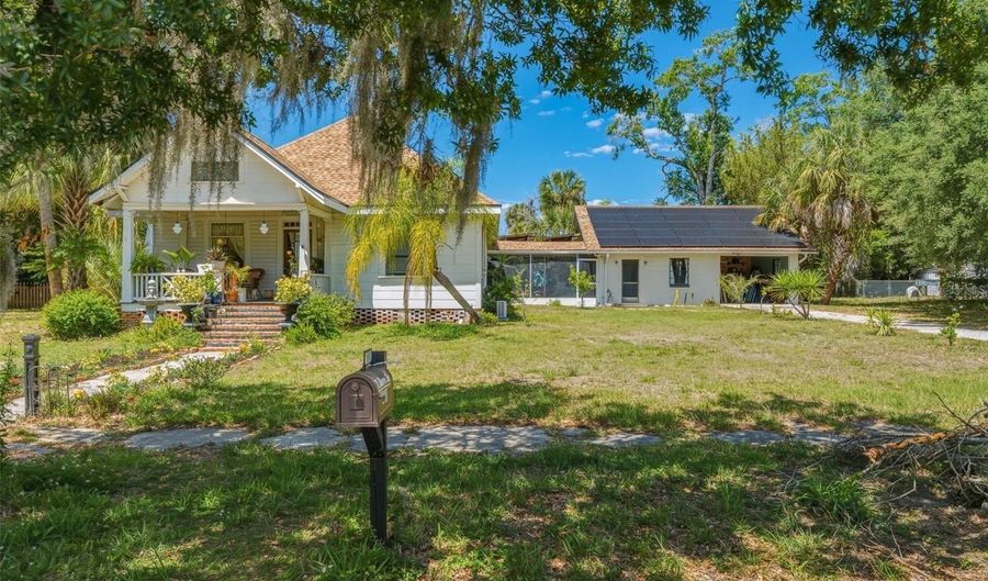 223 N MONROE Ave, Arcadia, FL 34266 - 3 Beds, 3 Bath