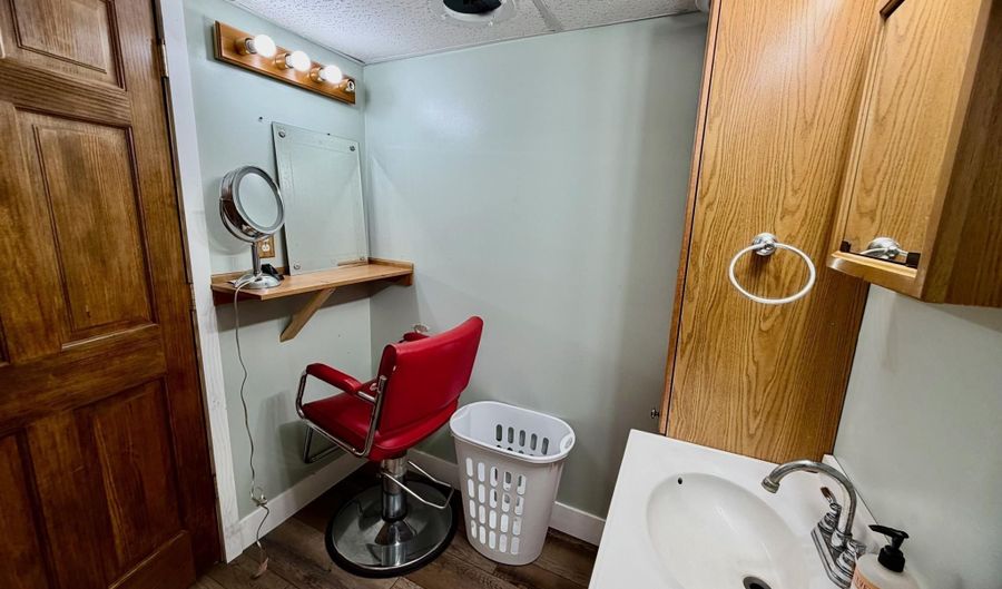 493 E State Road 58, Bedford, IN 47421 - 4 Beds, 3 Bath