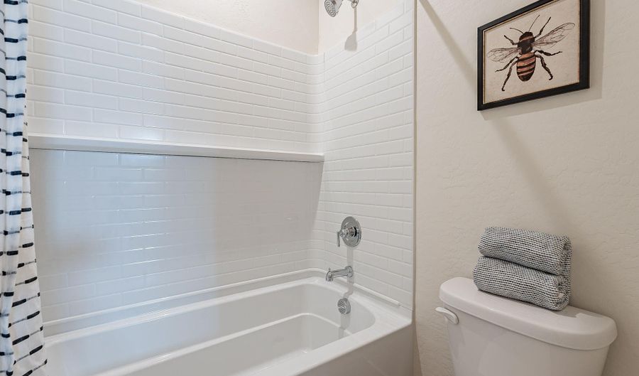 660 W LAREDO St, Chandler, AZ 85225 - 3 Beds, 3 Bath