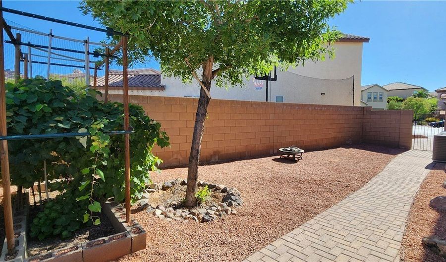 178 Coyote Hills St, Henderson, NV 89012 - 4 Beds, 4 Bath