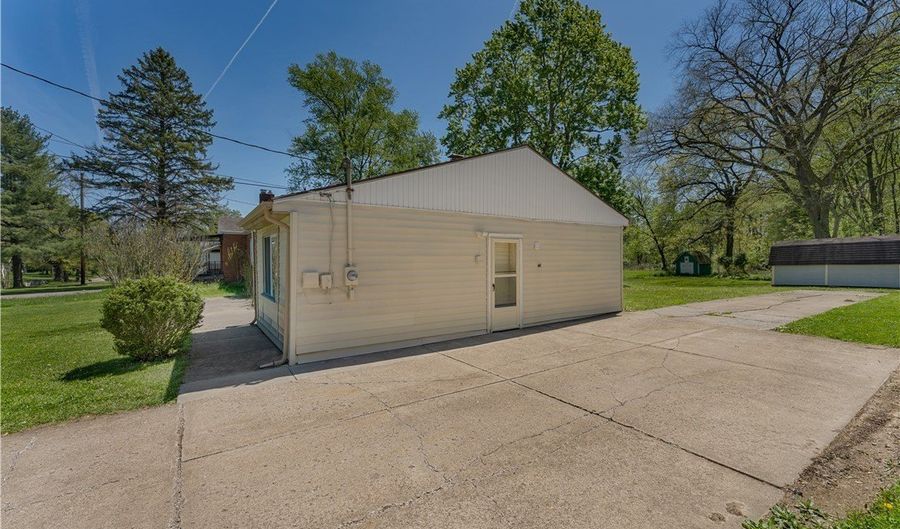 4365 Burkey Rd, Austintown, OH 44515 - 3 Beds, 1 Bath