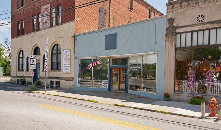 342 S. Monroe St, Alderson, WV 24910 - 1 Beds, 2 Bath