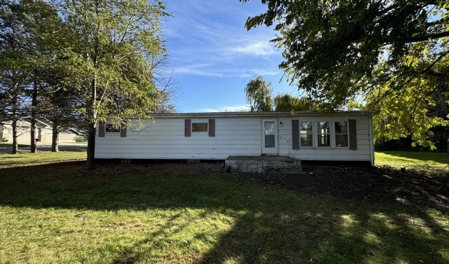 1401 6th St, Britton, SD 57430 - 3 Beds, 2 Bath