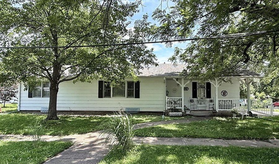 100 N Hickory St, Appleton City, MO 64724 - 3 Beds, 2 Bath