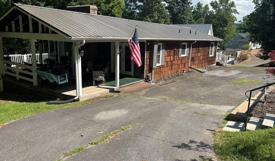 23105 S Montego Bay Rd, Abingdon, VA 24211 - 3 Beds, 3 Bath