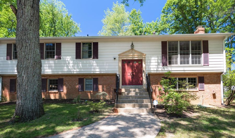 4300 ROBERTS Ave, Annandale, VA 22003 - 4 Beds, 3 Bath
