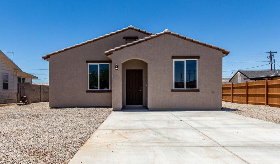 415 N COOLIDGE Ave, Casa Grande, AZ 85122 - 3 Beds, 2 Bath
