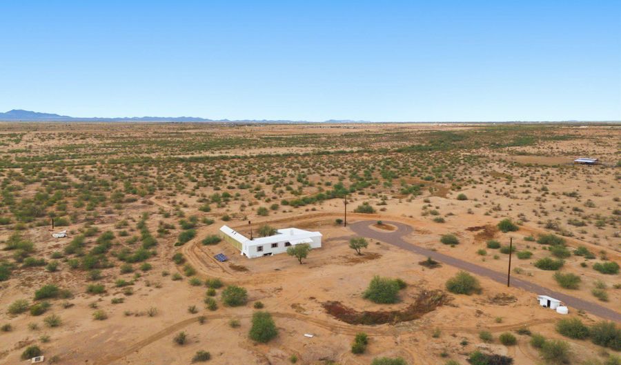 9156 S THORNTON Rd, Casa Grande, AZ 85193 - 2 Beds, 2 Bath