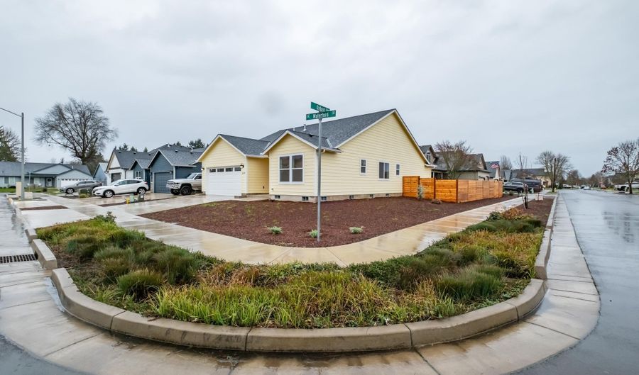 2037 Waterford St SE, Albany, OR 97322 - 3 Beds, 2 Bath