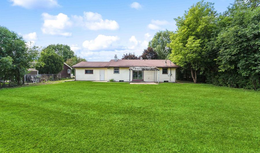 132 BALDWIN Ct, Appleton, WI 54915 - 3 Beds, 2 Bath
