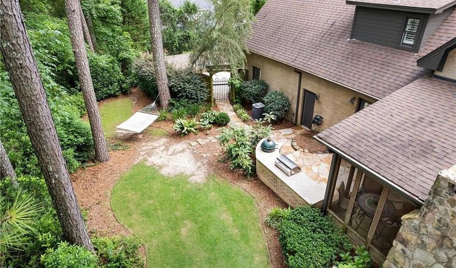 850 YORKSHIRE Dr, Auburn, AL 36830 - 4 Beds, 4 Bath