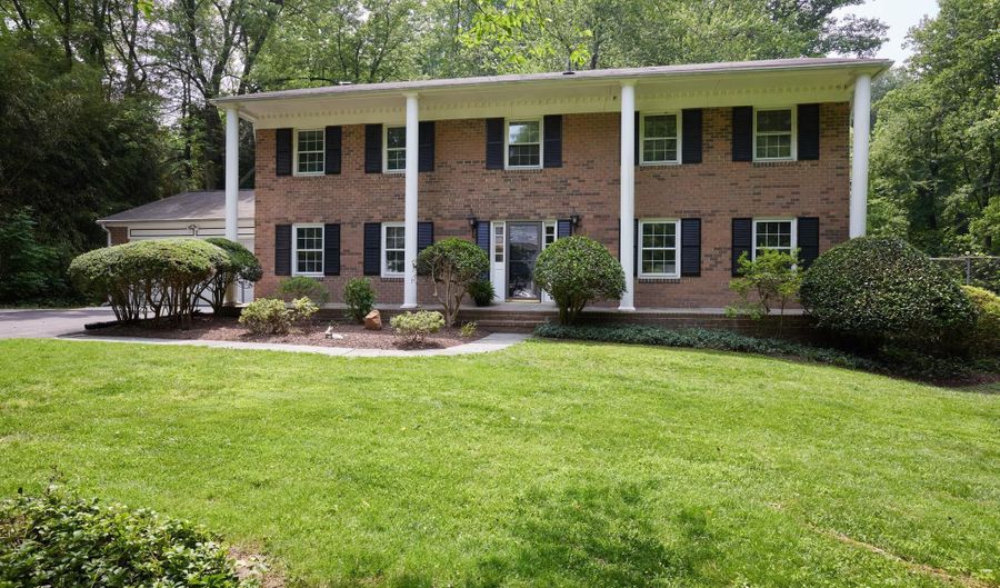 7811 CHARLESTON Dr, Bethesda, MD 20817 - 5 Beds, 4 Bath