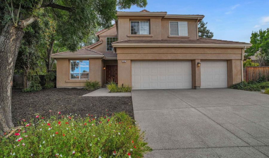 1932 Medicine Mountain Ct, Antioch, CA 94531 - 5 Beds, 3 Bath
