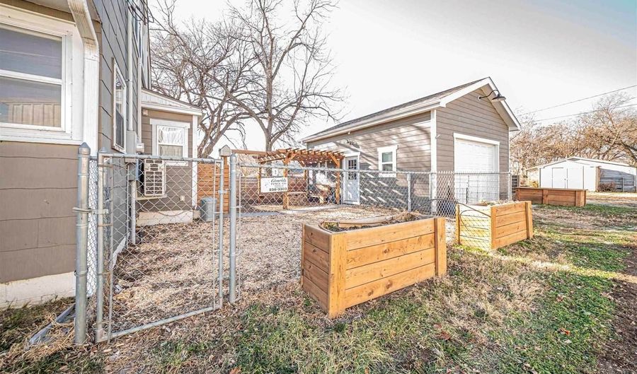 104 N Brown, Abilene, KS 67410 - 4 Beds, 1 Bath