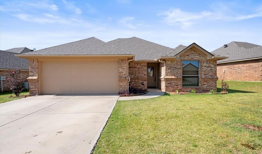 1234 Newcastle Dr, Weatherford, TX 76086 - 3 Beds, 2 Bath