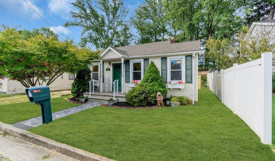 118 Jersey Ave, North Middletown, NJ 07748 - 2 Beds, 1 Bath