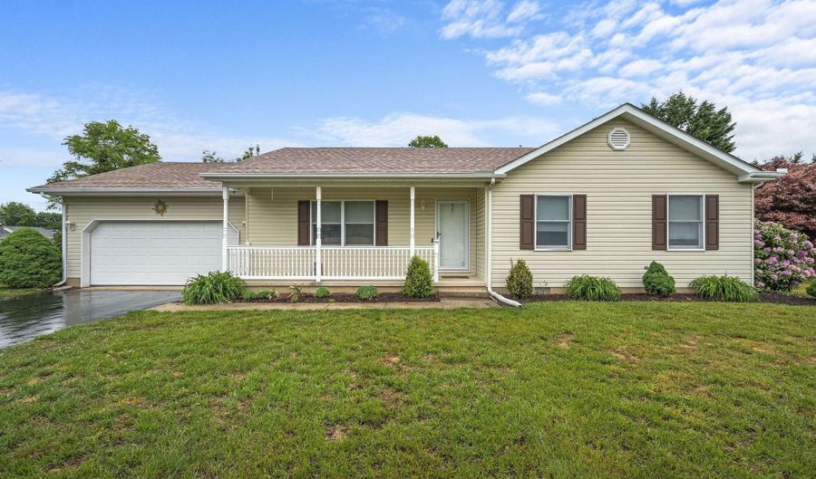 78 E HUNTINGTON Cir, Dover, DE 19901 - 3 Beds, 2 Bath