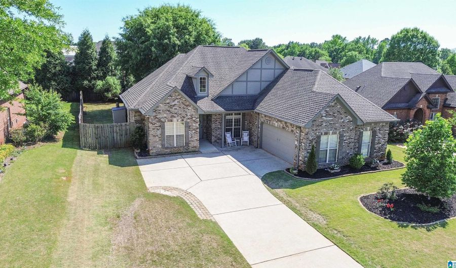 137 TANGLEWOOD Dr, Alabaster, AL 35007 - 4 Beds, 2 Bath