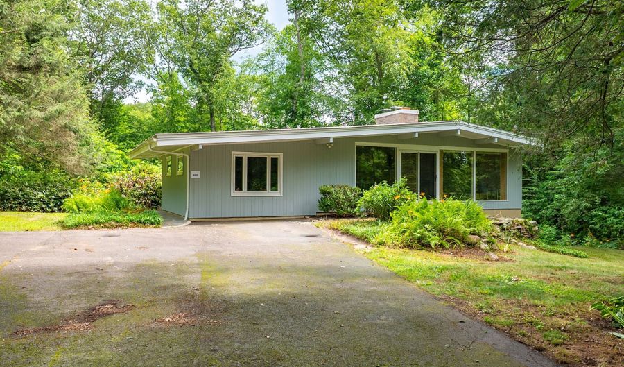 74 Woods Rd, Bethany, CT 06524 - 3 Beds, 2 Bath