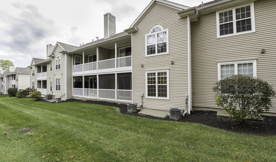 2962 Hunley Dr, Ann Arbor, MI 48105 - 2 Beds, 2 Bath