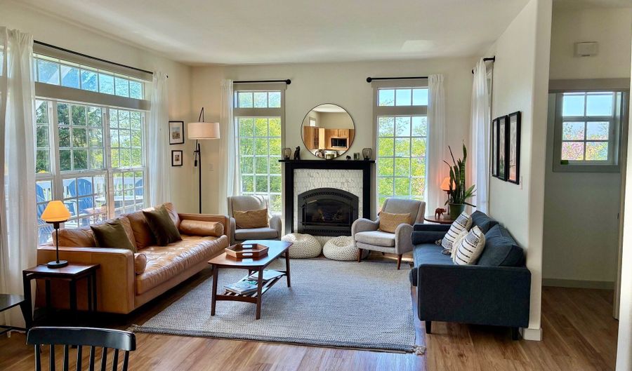 990 BRIDGE VIEW Ct, Astoria, OR 97103 - 4 Beds, 3 Bath
