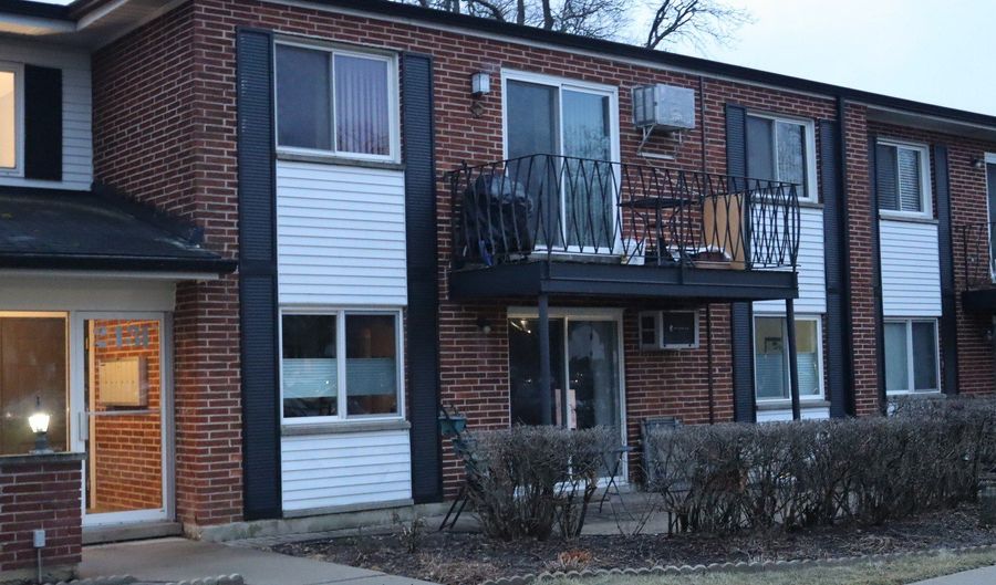 2431 E Brandenberry Ct 2O, Arlington Heights, IL 60004 - 1 Beds, 1 Bath