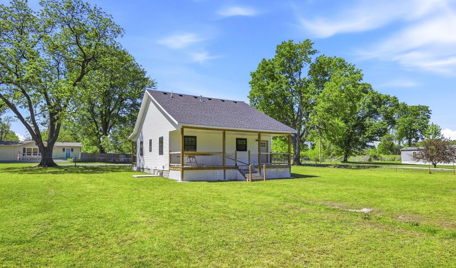 509 Orchard St, Alba, MO 64830 - 2 Beds, 1 Bath