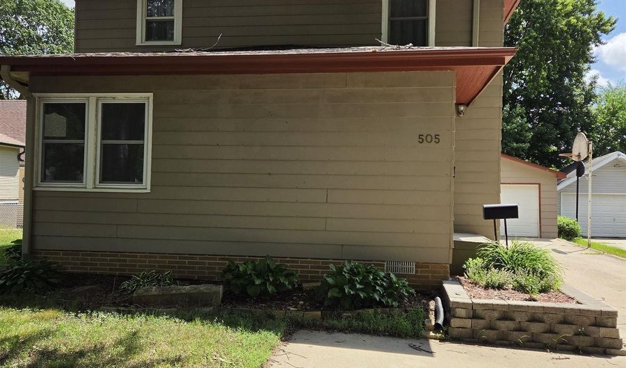 505 S Wooster St, Algona, IA 50511 - 4 Beds, 4 Bath