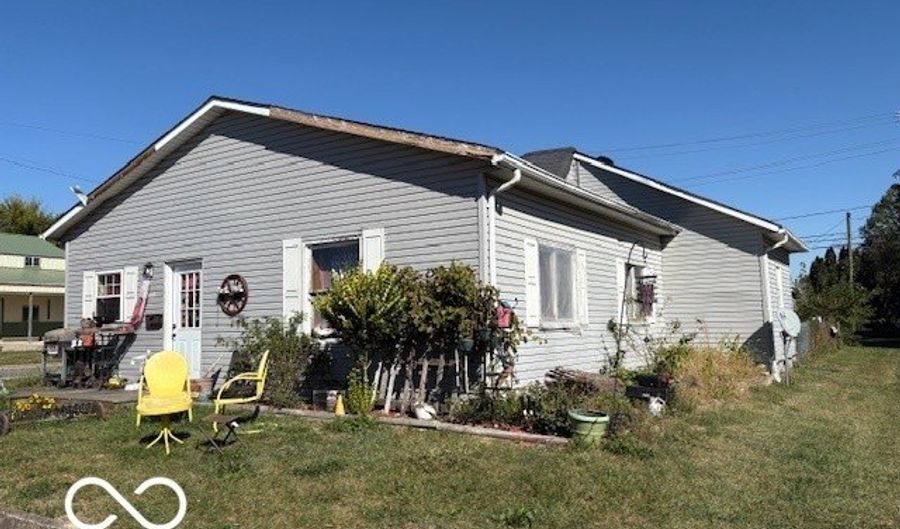 539 N Plum St, Albany, IN 47320 - 3 Beds, 1 Bath