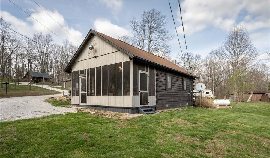 3198 N Happy Hollow Rd, Birdseye, IN 47513 - 1 Beds, 1 Bath