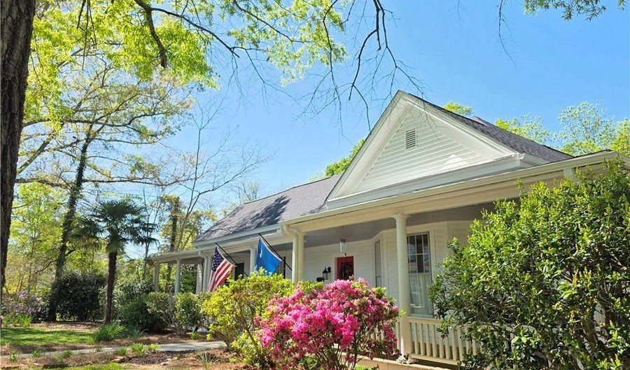 302 River St, Belton, SC 29627 - 3 Beds, 3 Bath