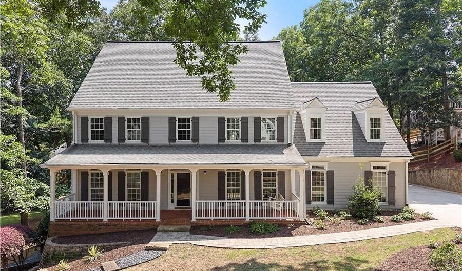 8965 Laurel Way, Alpharetta, GA 30022 - 5 Beds, 4 Bath