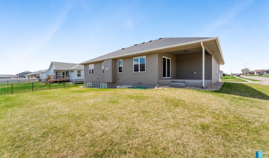 4000 S Home Plate Ave, Sioux Falls, SD 57110 - 4 Beds, 3 Bath