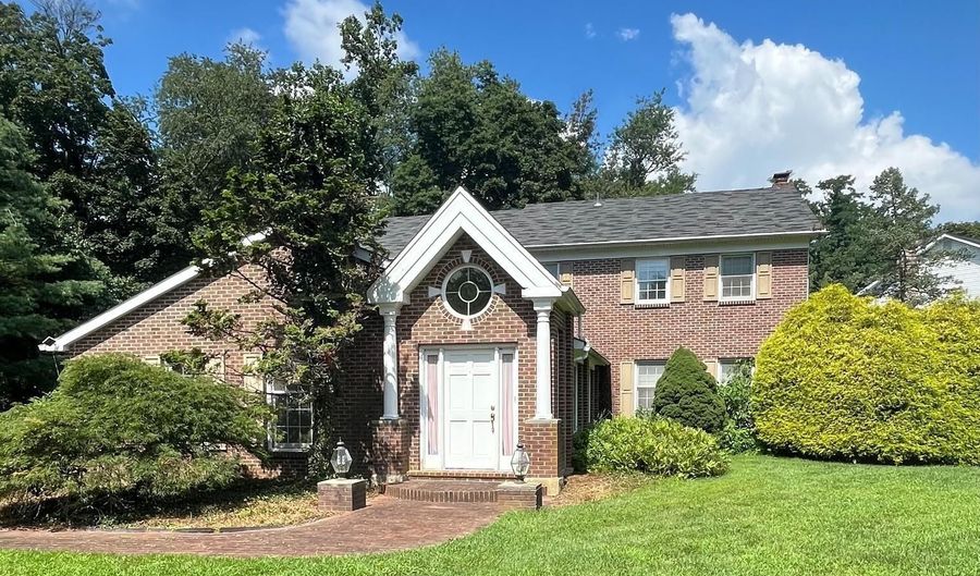 1536 FULTON Dr, Ambler, PA 19002 - 4 Beds, 3 Bath