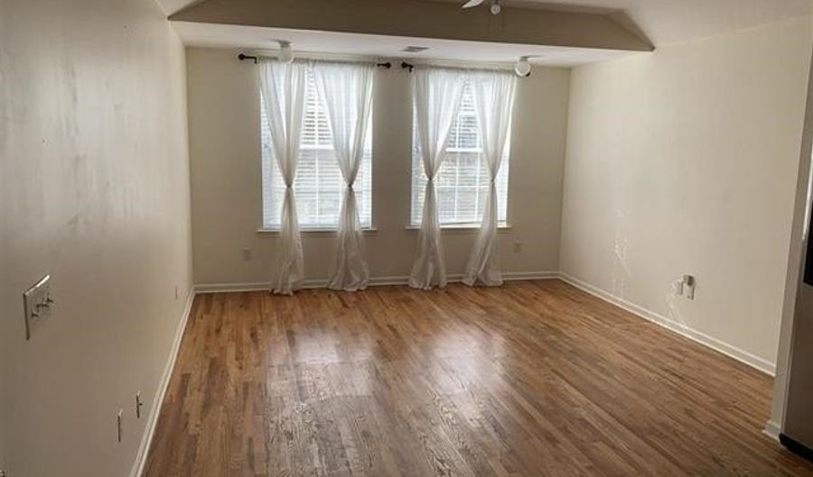 39 W 34TH St 2, Bayonne, NJ 07002 - 3 Beds, 2 Bath