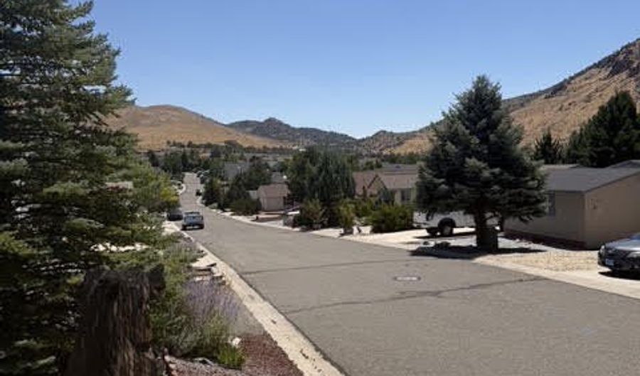 116 Walker St, Gardnerville, NV 89410 - 3 Beds, 2 Bath