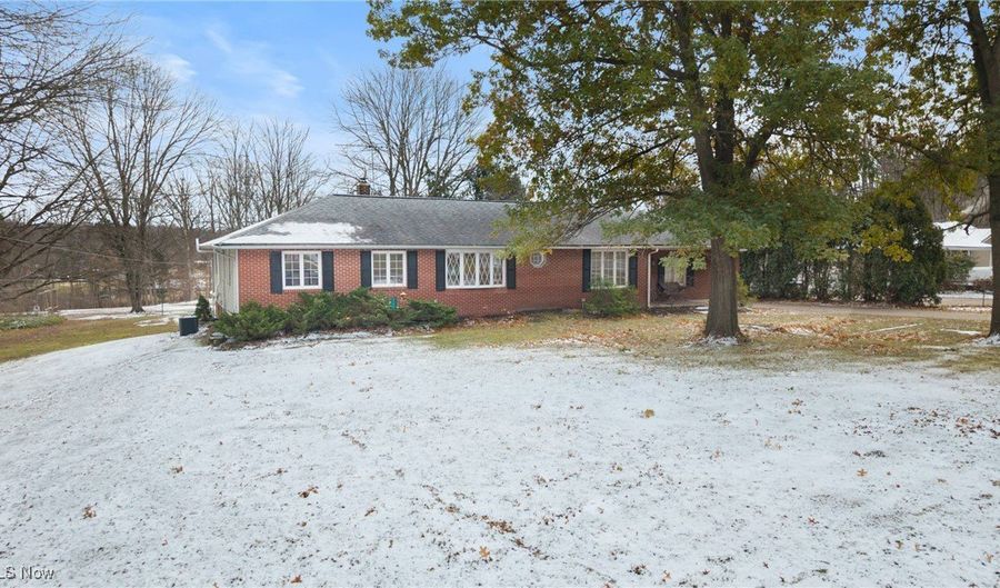 193 Fairway Dr, Akron, OH 44333 - 3 Beds, 3 Bath