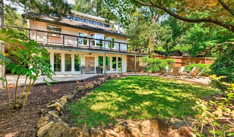 364 College Ave, Angwin, CA 94508 - 2 Beds, 3 Bath