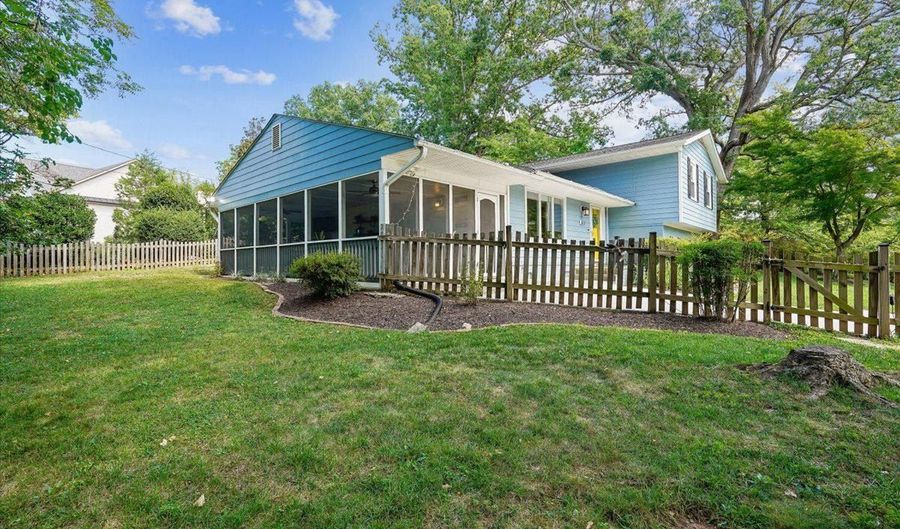 3831 N VERNON St N, Arlington, VA 22207 - 4 Beds, 3 Bath