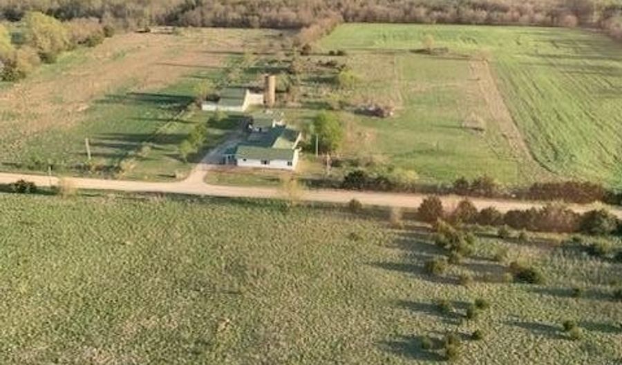 20367 1700th Rd, Altoona, KS 66710 - 4 Beds, 2 Bath